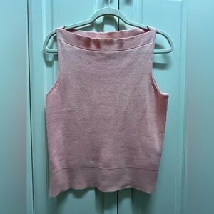 Banana Republic Soft Pink Tank Top
Size S
Knit-feel
Smoke free home
Like new